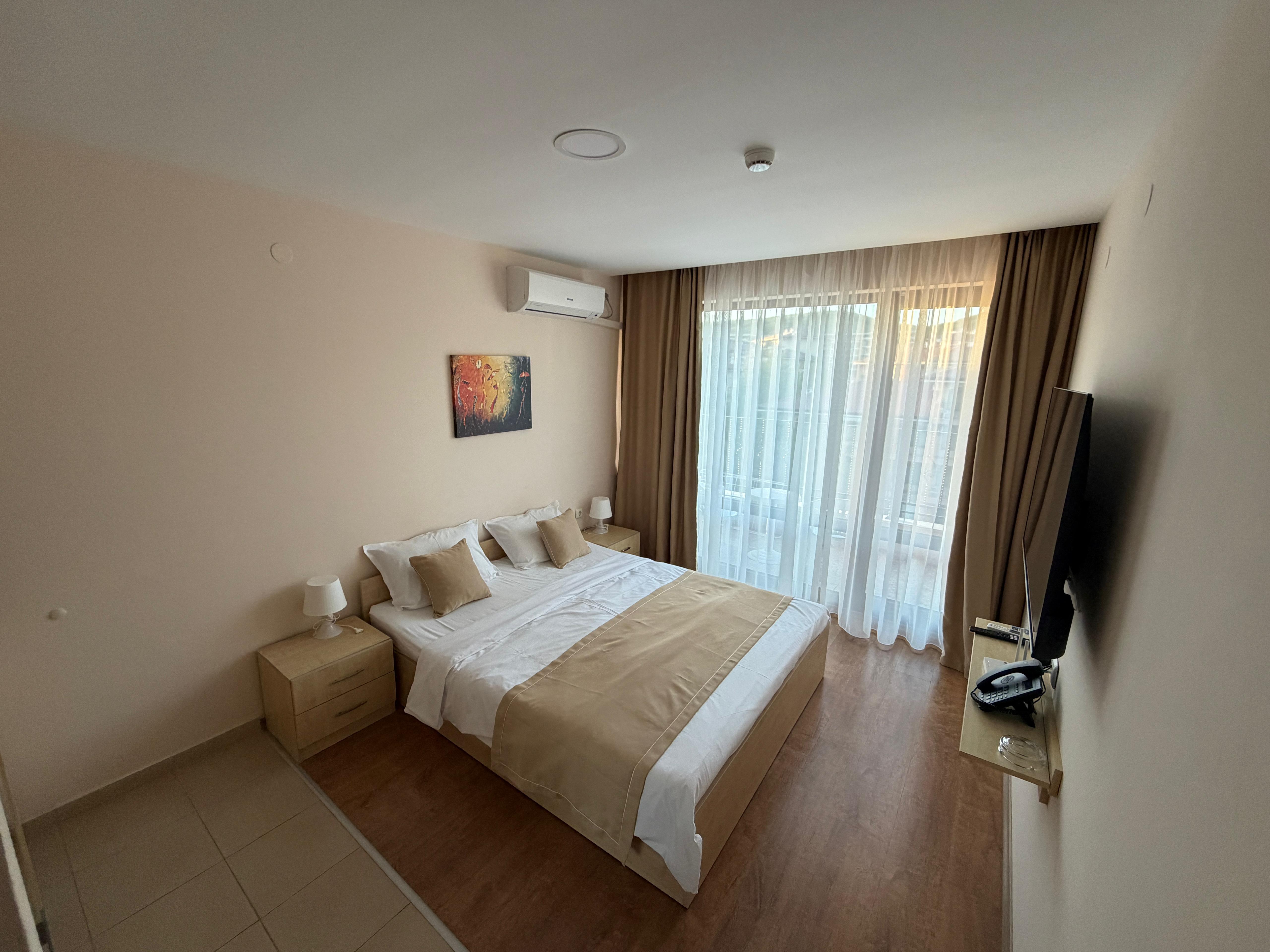 Apartmán D2/283 – spálňa s kuchynkou výhľad do parku, 4. poschodie BG Premier Fort Sveti Vlas